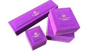 新款紫绒珠宝首饰盒